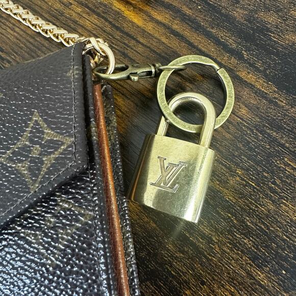 Louis Vuitton Vintage Monogram Compact Wallet - Picture 12 of 16